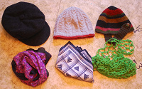 Отдается в дар шапки, кепка, платки, шарфик