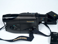 Отдается в дар Неисправная видеокамера Panasonic NV-R50.