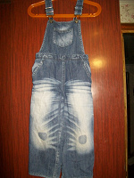 Отдается в дар утепленные джинсы-комбинезон на 2-3 года