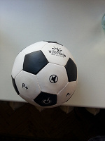 Отдается в дар Футбольный мяч — пульт для телевизора
