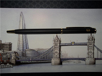 Отдается в дар От отеля Shangri-La Hotel London -ручка новая +2 открытки