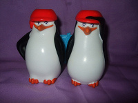 Отдается в дар пингвины из мульта «Мадагаскар» бинокль