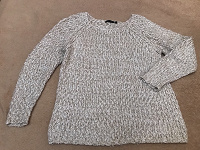 Отдается в дар Стильный свитер L