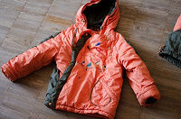 Отдается в дар Детский зимний коплект: куртка и комбинезон 92 — 98