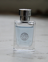 Отдается в дар Парфюм мужской Versace Pour Homme мини