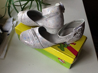 Отдается в дар Праздничные туфли для девочки
