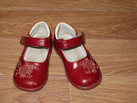 Отдается в дар Красные туфельки (23 р, 14 см)