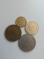 Отдается в дар монеты иностранные и жетон
