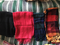 Отдается в дар шарфы теплые