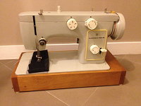 Швейная машинка Чайка-142м