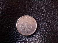 Отдается в дар Five Pence.