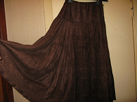 Отдается в дар Длинная летняя юбка шоколадного цвета.