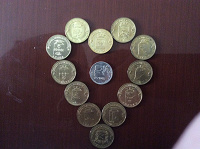 Отдается в дар 10 рублевые монеты и один рубль в дар нумизматикам