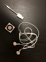 Отдается в дар Apple iPod shuffle 4 2Gb серый