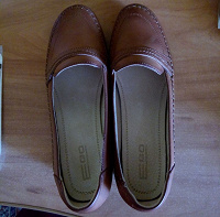 Отдается в дар Новые кожаные ботинки ищут свою половинку :)