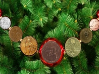 Отдается в дар Новогодняя монетная нить