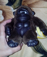 Отдается в дар обезьяна с бананом