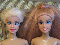 Отдается в дар Две куклы Defa Lucy от компании Defa (Китай)
