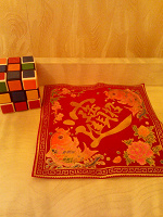 Отдается в дар Кубик Рубика и нечто азиатское