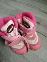 Отдается в дар детская теплая обувь на 24-25 котофей.