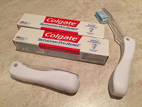 Отдается в дар 2 мини-пасты Colgate Sensitive + 2 дорожные зубные щётки