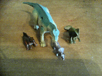 Отдается в дар фигурки динозавров