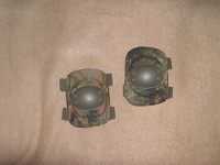 Отдается в дар Налокотники NATO ( НАТО ) камуфляжные (3702003)