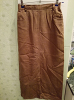 Отдается в дар длинная юбка тёмно-песочного цвета 42 р.длина от пояса 91см.