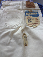 Отдается в дар Белые джинсы LEE.