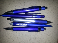 Отдается в дар синие ручки