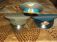 Отдается в дар Военная форма советского образца (фуражка).