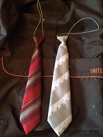 Отдается в дар Два детских галстука на резиночке