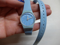 Отдается в дар Часы Swatch светло-голубые
