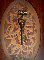 Отдается в дар Подвеска в виде ключа.