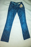 Отдается в дар Романтичные джинсы новые с ярлычком на изящную фигурку 40-42 рос.