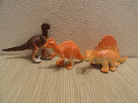 Отдается в дар Динозаврики маленькие (чуть больше киндеров)