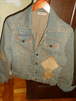 Отдается в дар джинсовая женская куртка-ветровка р.46