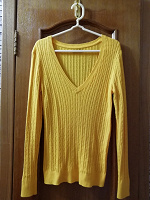 Отдается в дар Жёлтый свитер. ПЕРЕДАР.