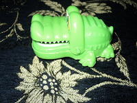 Отдается в дар игрушка крокодил