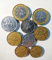 Отдается в дар Монеты: литовские центы (не евро)