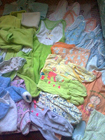 Отдается в дар одежда для ребенка (1-3-6 месяцев)