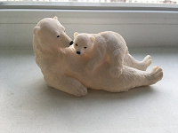 Отдается в дар Мягкая игрушка кота и статуэтка медведей