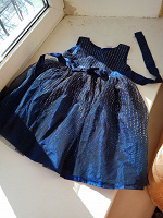 Отдается в дар Нарядное темно синее платье на девочку, 98