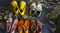 Отдается в дар обувь разная детская