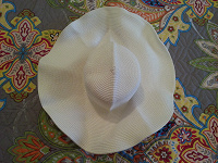 Отдается в дар Летняя белая шляпа