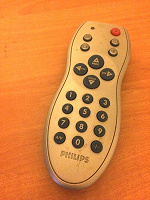 Отдается в дар универсальный пульт ДУ Philips SRP1001