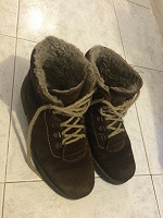 Отдается в дар Зимнии ботинки 37-38 размер