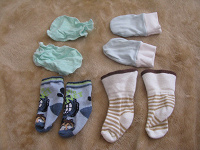 Отдается в дар носочки и антицарапки для новорождённого мальчика