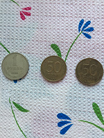 Отдается в дар Монета 1 р.1964г. и две 50 р 1993г.