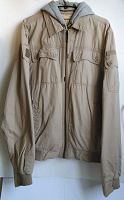 Отдается в дар Мужская куртка-ветровка на молнии (размер L — 50)